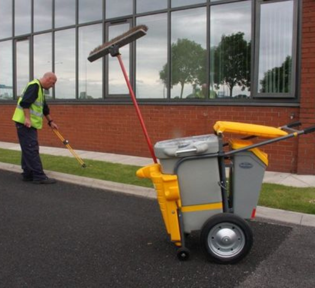 Space-Liner™ Cleaning Barrow